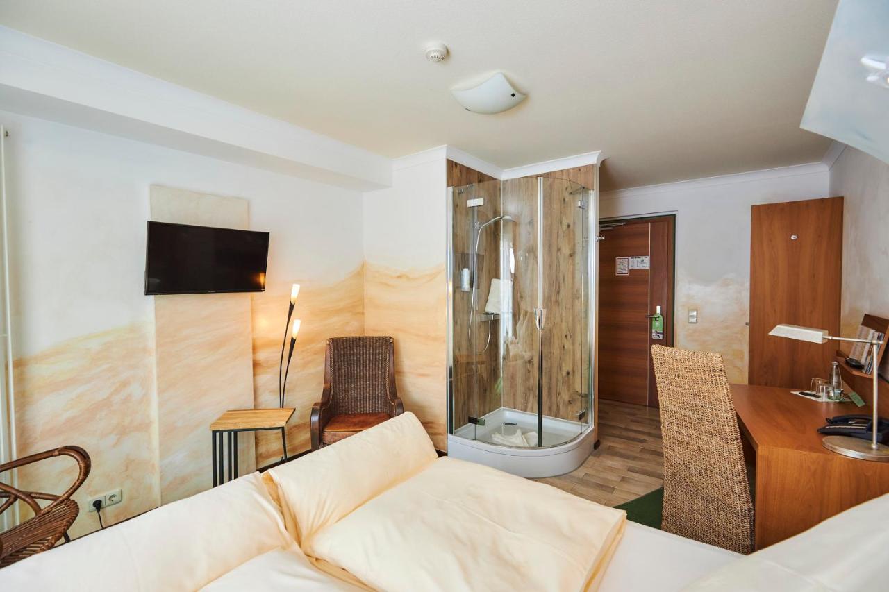 Flair Hotel Zum Schwarzen Reiter Horgau Buitenkant foto