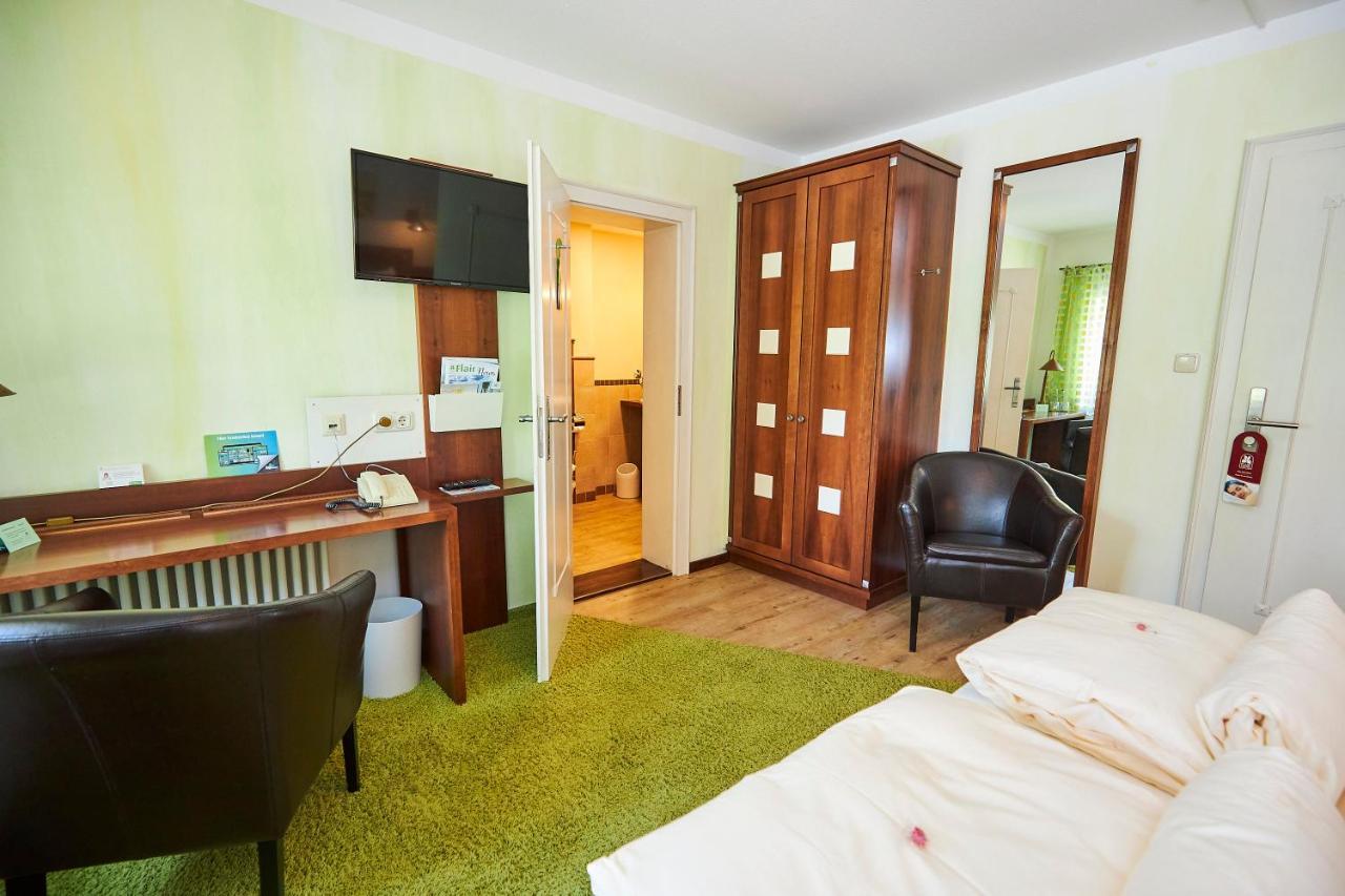 Flair Hotel Zum Schwarzen Reiter Horgau Buitenkant foto